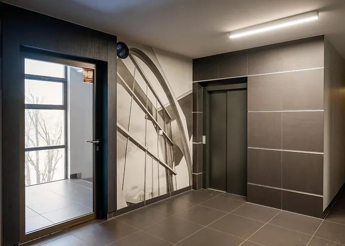 Wola Jana Kazimierza Homely By Bookinghost アパート